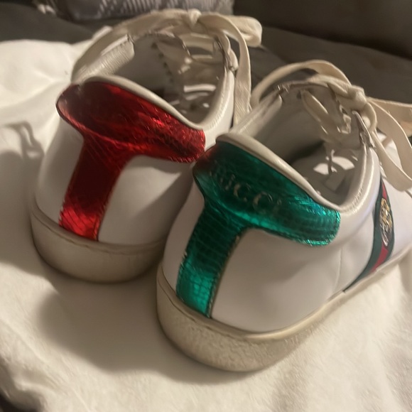 GUCCI MENS LEATHER SNEAKERS - Picture 3 of 8